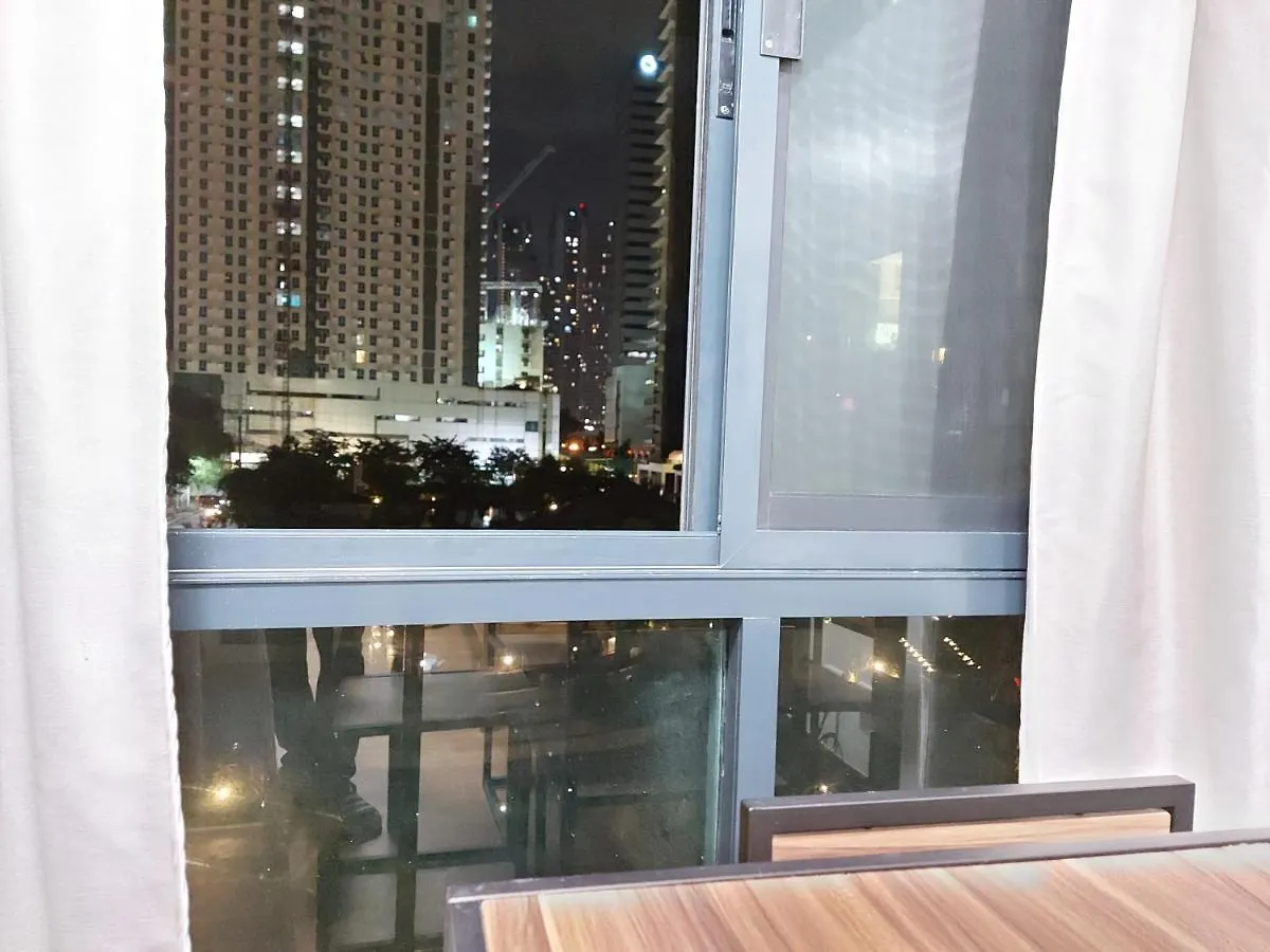 Bunked Bed Room Sharing Manila Apartmán
